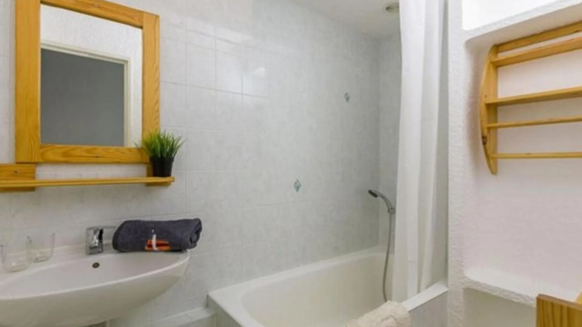Apartment Studio Vallee Blanche B By Interhome Les Deux Alpes